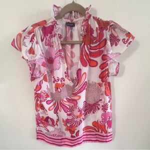 LA PLAGE Ruthie Ruffle Top in mod floral pink/orange